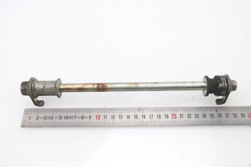 photo de AXE ROUE ARRIERE HONDA CBF 125 (2009 - 2015)