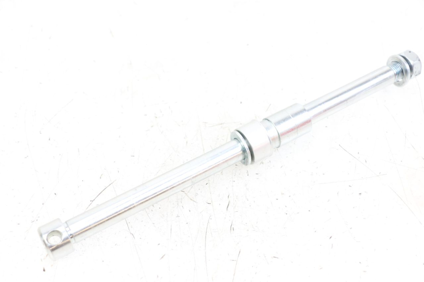 photo de AXE ROUE ARRIERE ROYAL ENFIELD CONTINENTAL GT 650 (2019 - 2024) - Vue principale