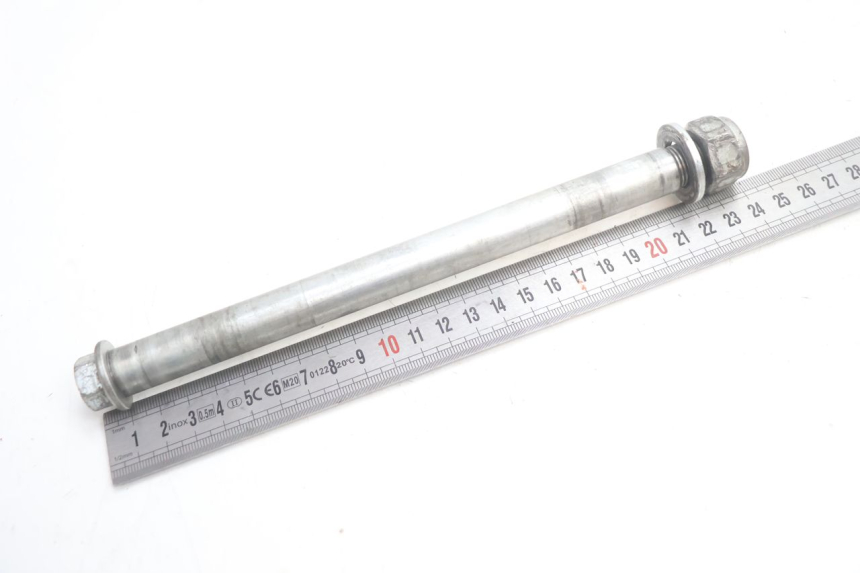 photo de AXE ROUE ARRIERE HM HONDA CRM DERAPAGE RR 50 (2006 - 2017) - Zoom état d’usage