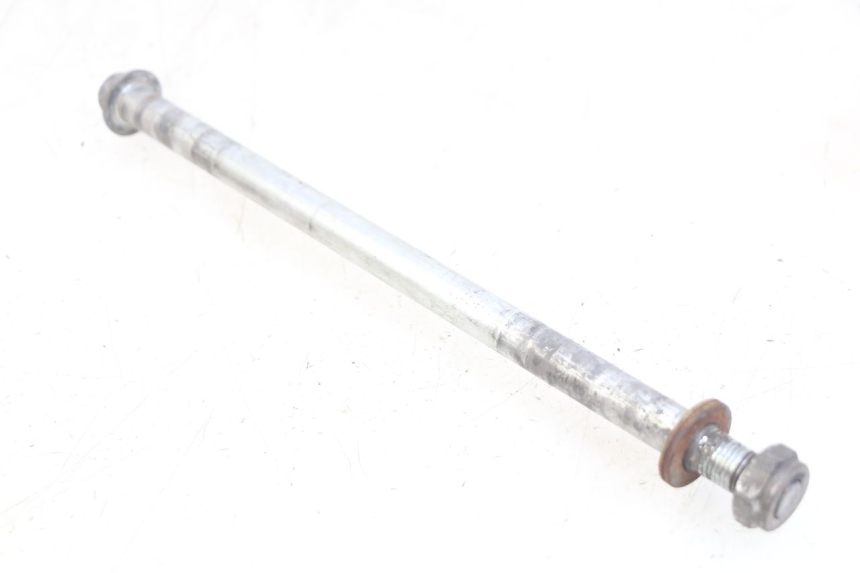 photo de AXE ROUE ARRIERE DAELIM VL DAYSTAR 125 (2000 - 2011)