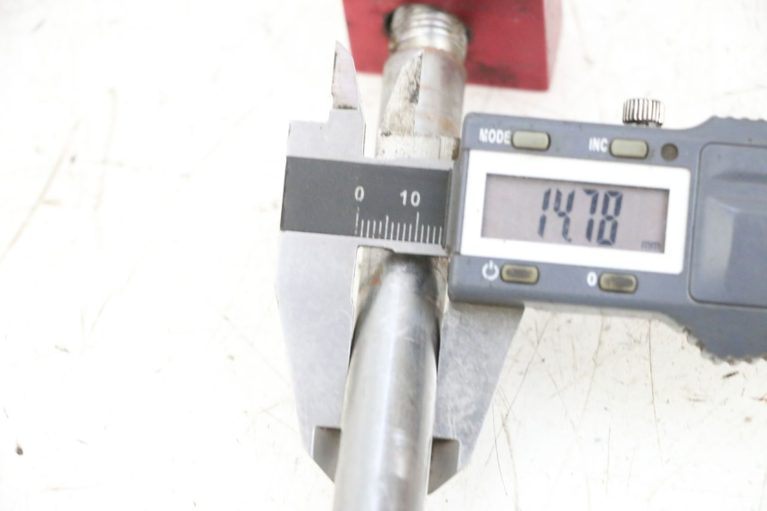 photo de AXE ROUE ARRIERE CCR DIRT BIKE 125 - Détail de la pièce