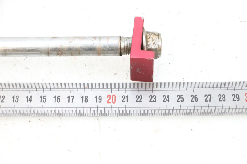 photo de AXE ROUE ARRIERE CCR DIRT BIKE 125 - Zoom état d’usage