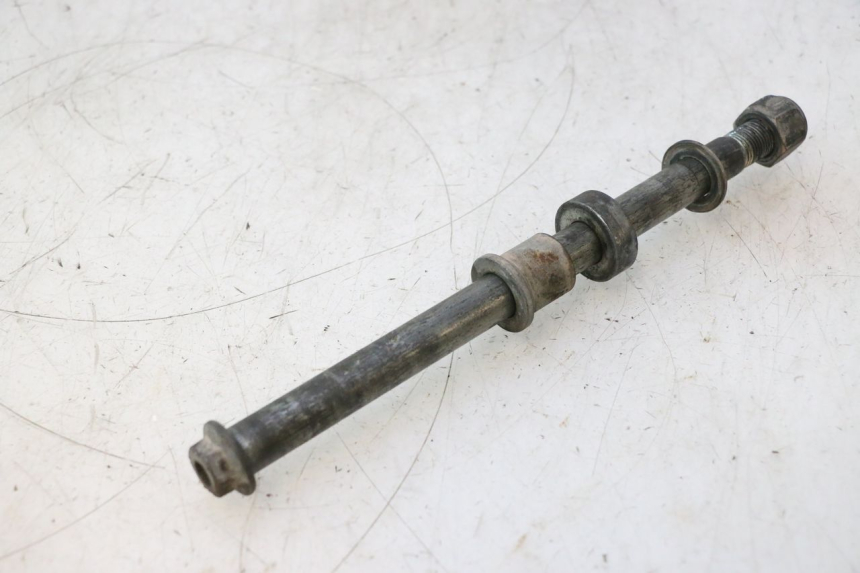 photo de AXE ROUE ARRIERE SUZUKI DR S 600 (1985 - 1989) - Vue d’ensemble