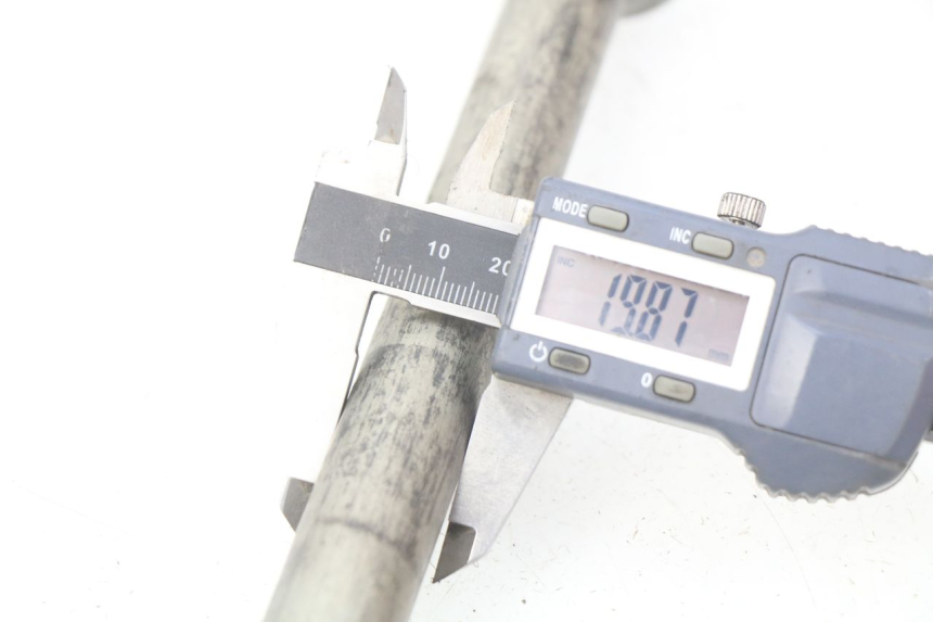 photo de AXE ROUE ARRIERE YAMAHA FJR ABS 1300 (2016 - 2020)