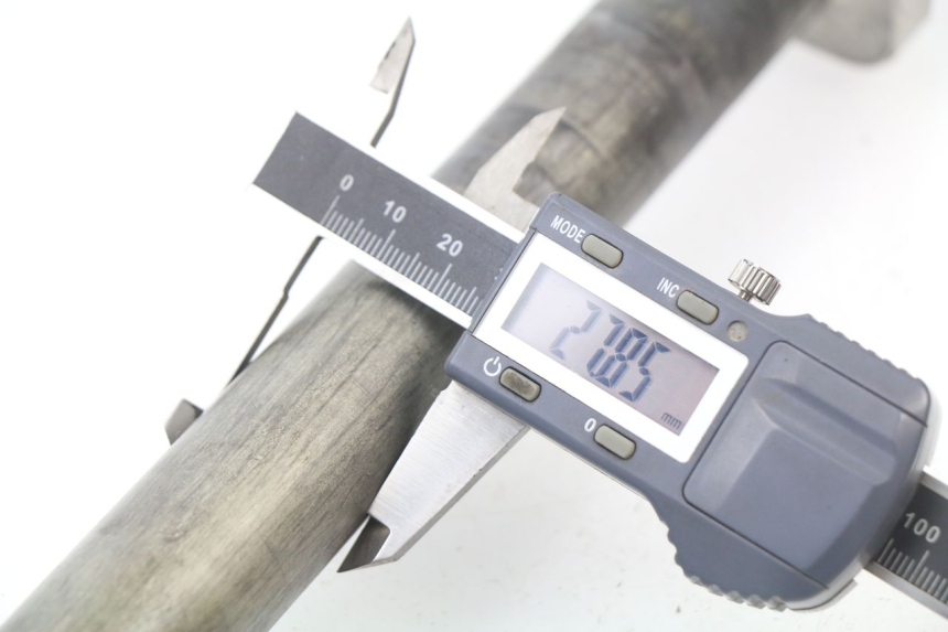 photo de AXE ROUE ARRIERE SUZUKI GSX-R GSXR 600 (2008 - 2010) - Détail de la pièce