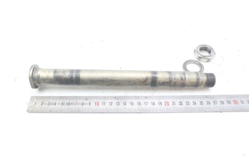 photo de AXE ROUE ARRIERE HONDA CRF 250 (2010 - 2013)