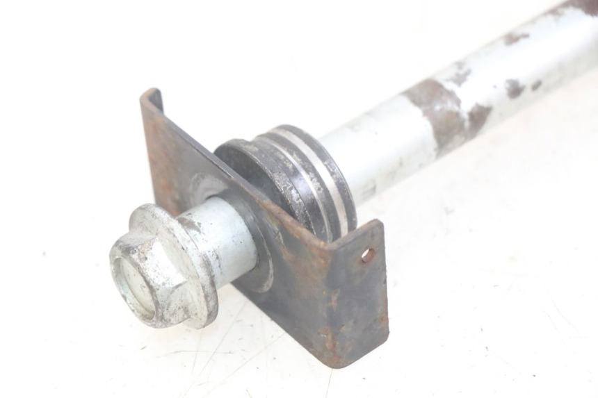 photo de AXE ROUE ARRIERE KAWASAKI Z 750 (2007 - 2013)
