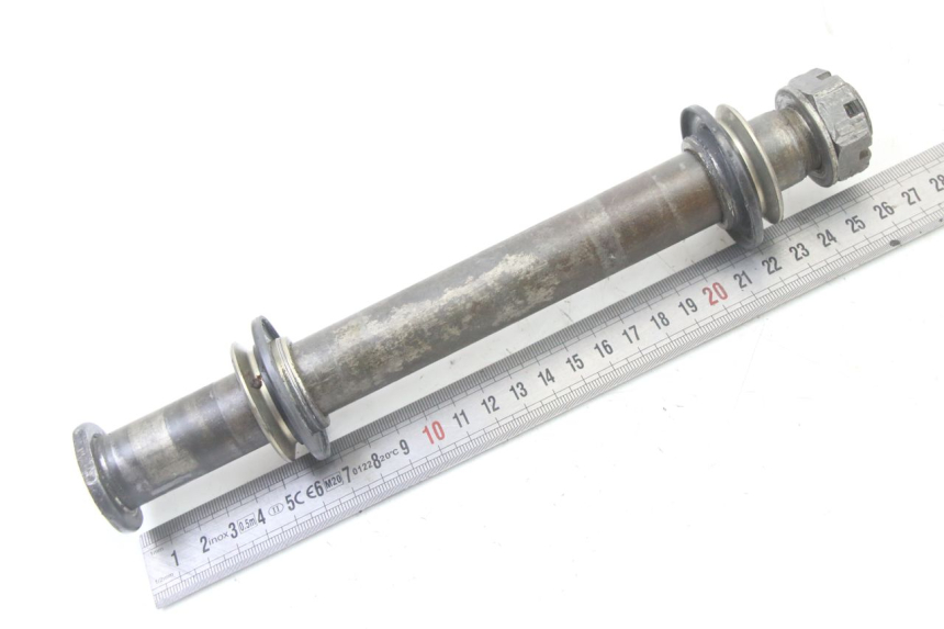 photo de AXE ROUE ARRIERE KAWASAKI KX F KXF 450 (2009 - 2011)