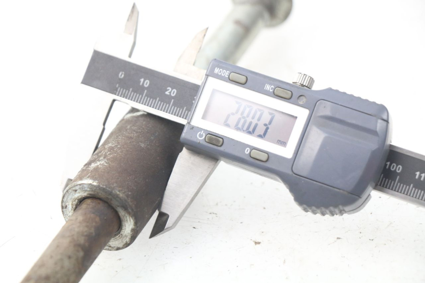 photo de AXE ROUE ARRIERE MASH SEVENTY FIVE 125 (2013 - 2021)