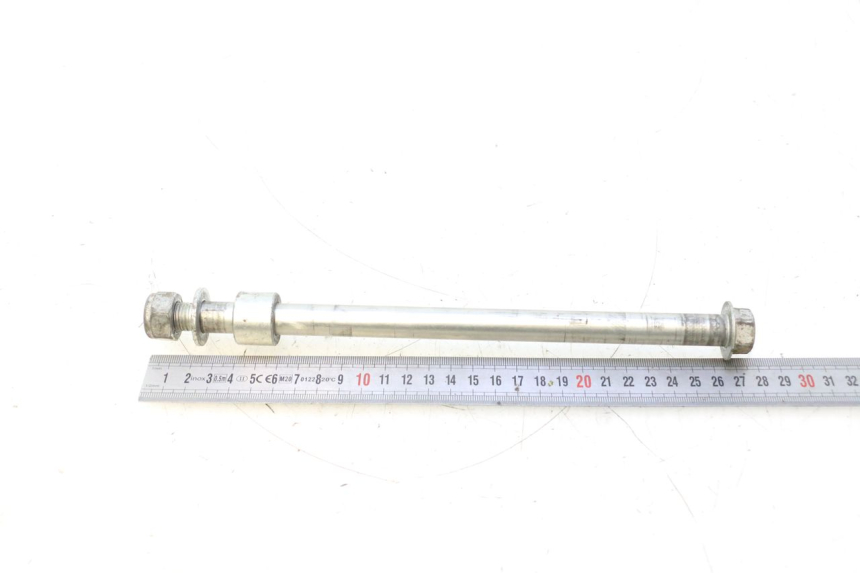 photo de AXE ROUE ARRIERE RIEJU MRT PRO SUPERMOTARD 50 (2007 - 2018) - Zoom état d’usage