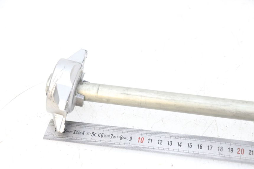 photo de AXE ROUE ARRIERE YAMAHA MT-07 MT07 ABS 700 (2018 - 2020) - Zoom état d’usage