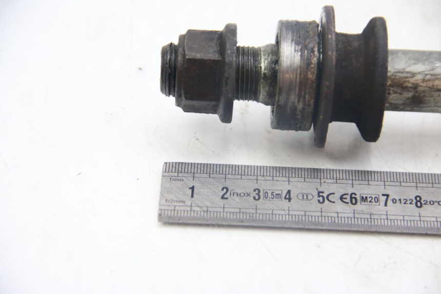 photo de AXE ROUE ARRIERE SUZUKI GSX-F GSX  F 1100 (1988 - 1994)