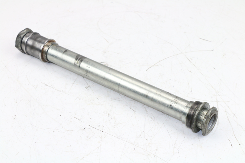 photo de AXE ROUE ARRIERE SUZUKI GSX R 750 (1996 - 2000)