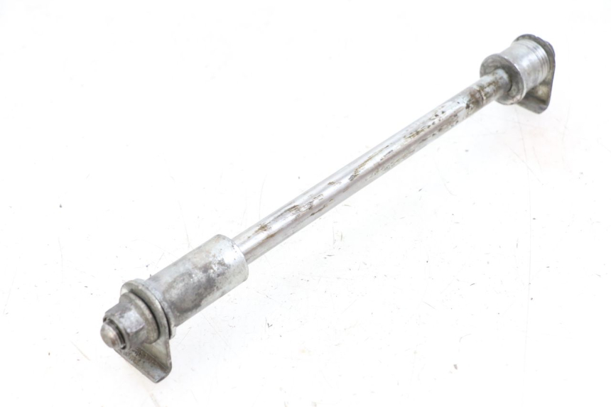 photo de AXE ROUE ARRIERE SUZUKI GZ MARAUDER 125 (1998 - 2004)
