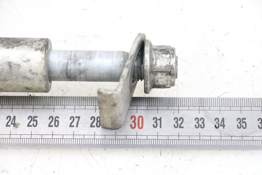 photo de Rear wheel axle SUZUKI VL INTRUDER 125 (2004 - 2007)