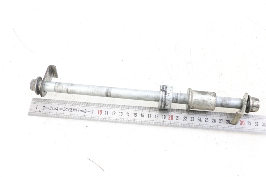 photo de Rear wheel axle SUZUKI VL INTRUDER 125 (2004 - 2007)