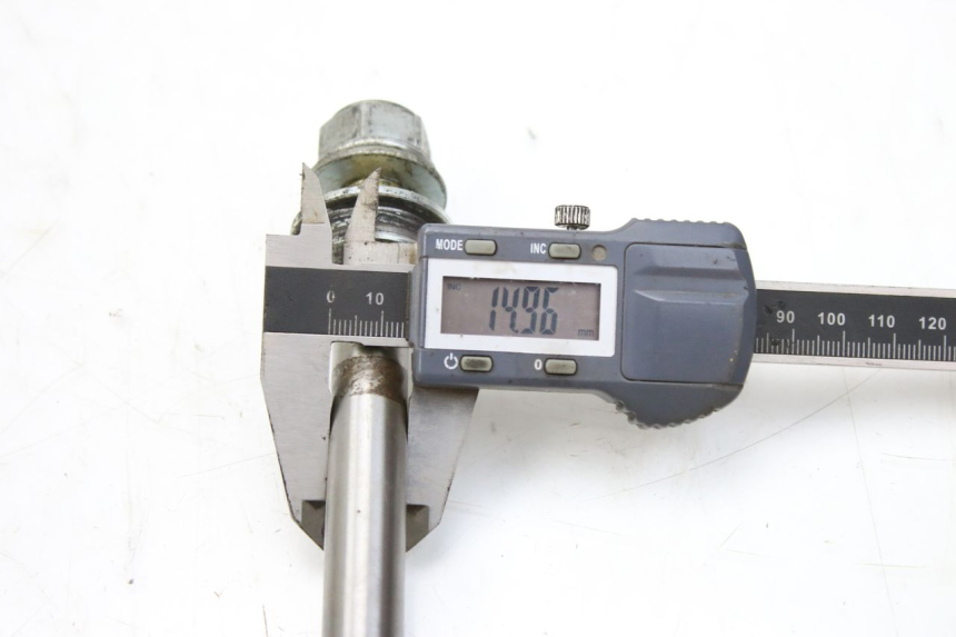 photo de AXE ROUE ARRIERE SYM HUSKY 125 (1999 - 2005)
