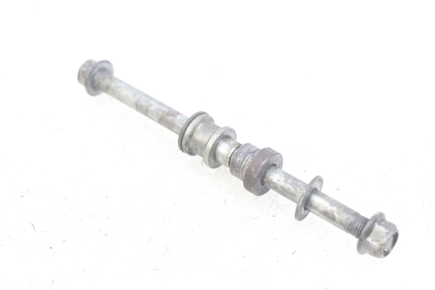 photo de AXE ROUE ARRIERE YAMAHA TTR 125 (2000 - 2020) - Zoom état d’usage