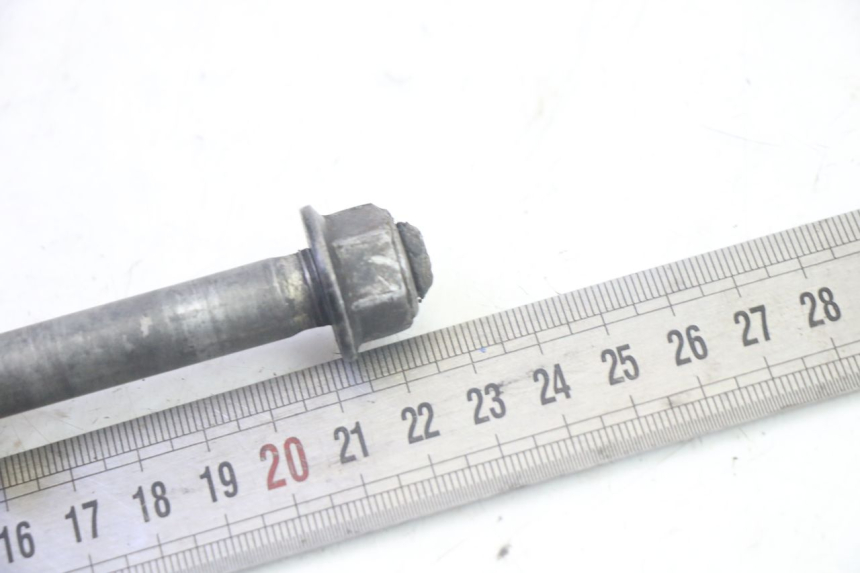 photo de AXE ROUE ARRIERE YAMAHA TTR 125 (2000 - 2020) - Autre angle de vue