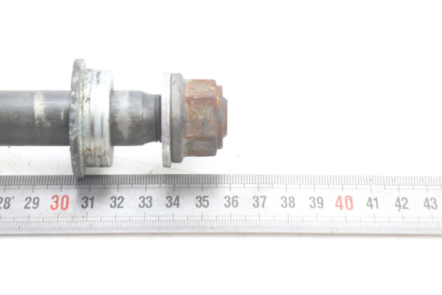 photo de AXE ROUE ARRIERE YAMAHA XJR 1300 (1998 - 2002) - Autre angle de vue