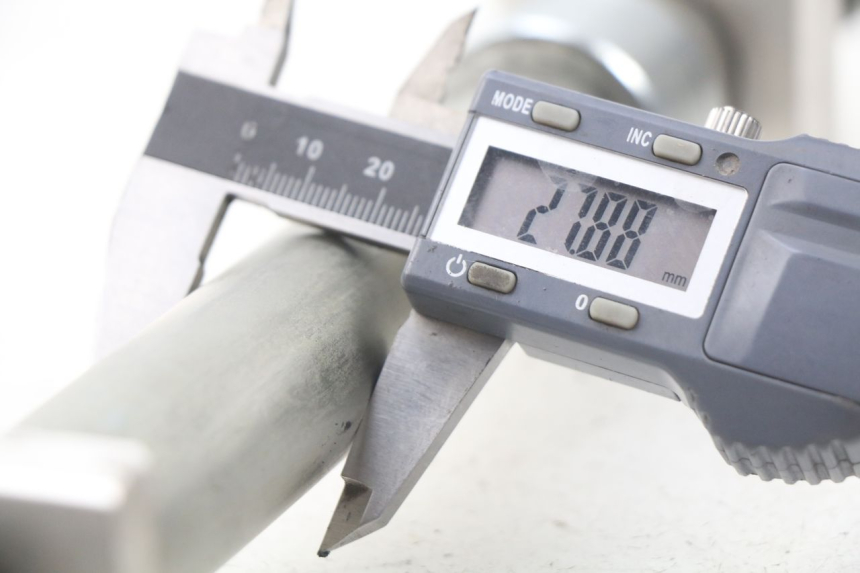 photo de AXE ROUE ARRIERE YAMAHA YP T-MAX TMAX 530 (2017 - 2020)