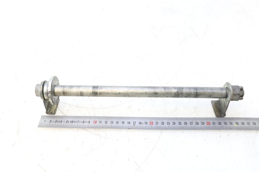 photo de AXE ROUE ARRIERE KAWASAKI ZZR 600 (1995 - 2004) - Autre angle de vue