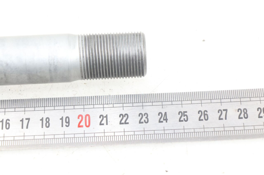 photo de AXE ROUE AVANT BMW R GS 1200 (2005 - 2007)