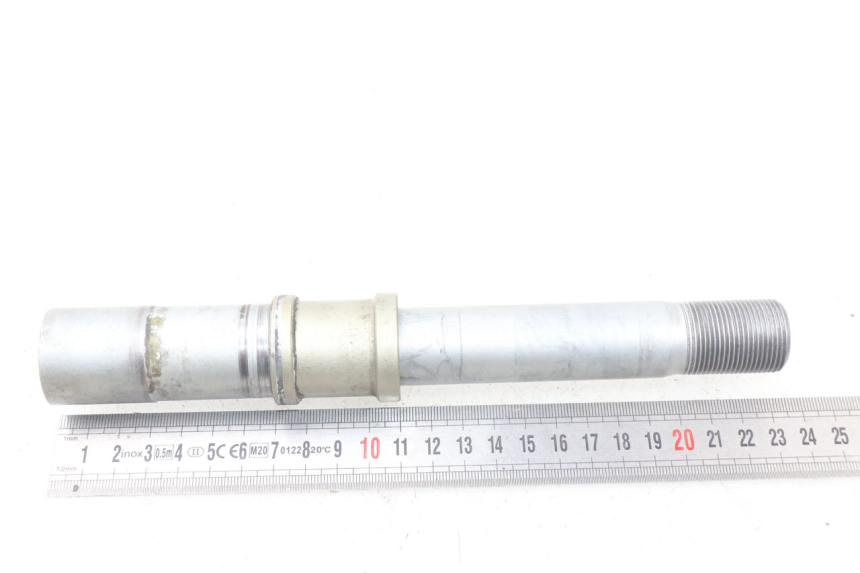 photo de AXE ROUE AVANT BMW R GS 1200 (2005 - 2007)