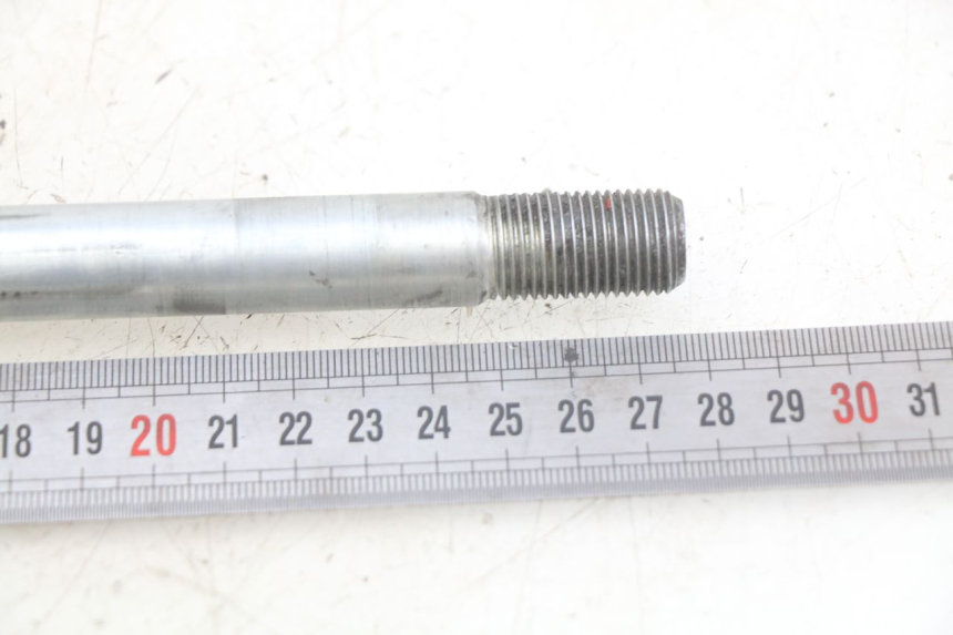 photo de AXE ROUE AVANT SUZUKI BURGMAN 650 (2002 - 2004)