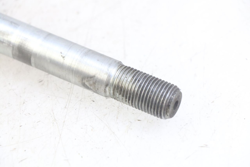 photo de AXE ROUE AVANT SUZUKI BURGMAN 650 (2002 - 2004)