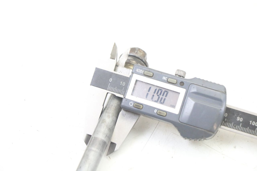 photo de AXE ROUE AVANT HONDA CR 85 (2003 - 2007)