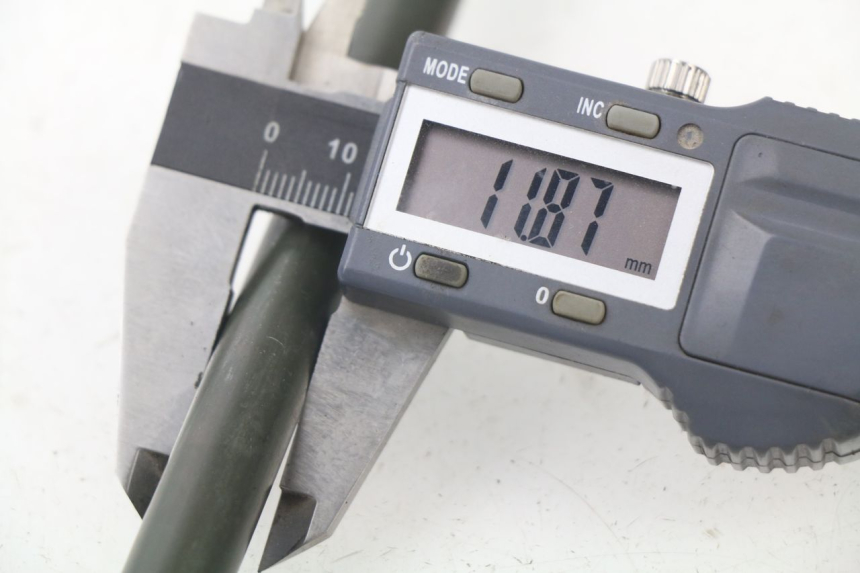 photo de AXE ROUE AVANT SYM CROX 4T 50 (2016 - 2023)