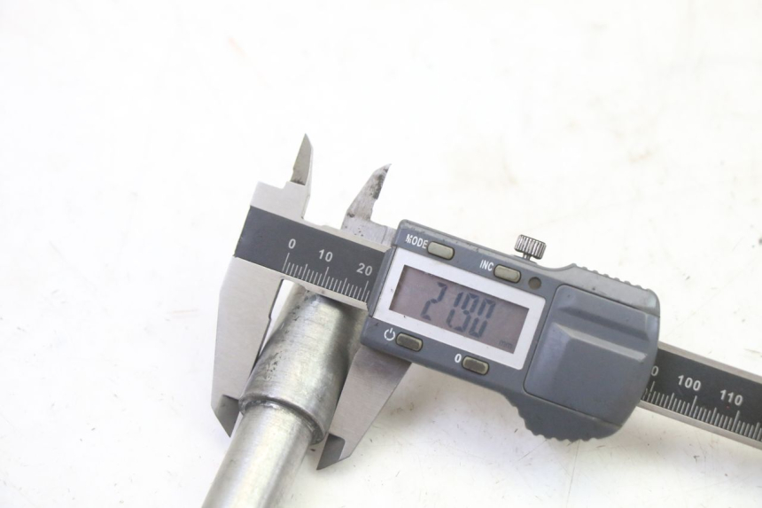 photo de AXE ROUE AVANT APRILIA ETX 125 (1998 - 2002)