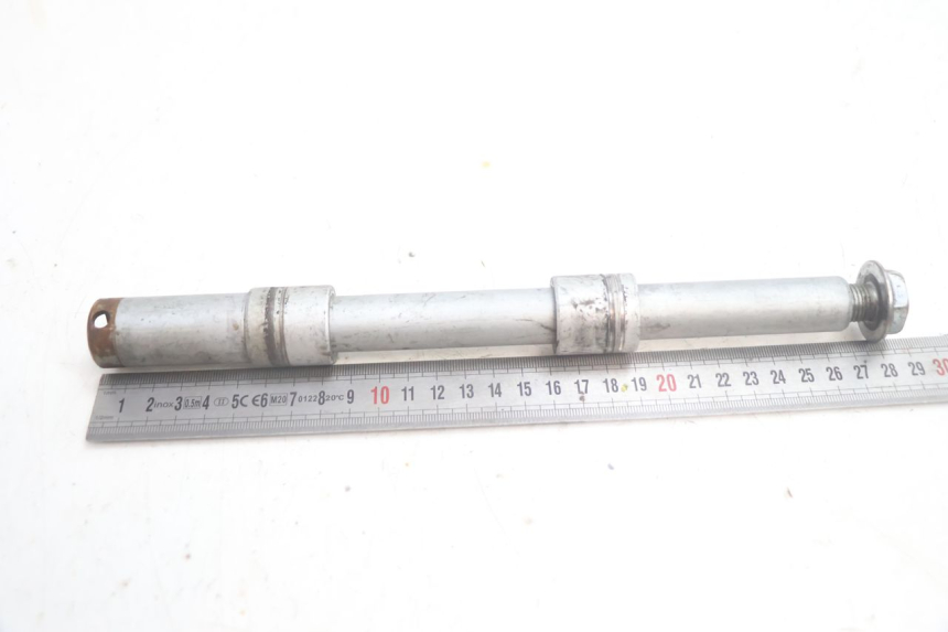 photo de AXE ROUE AVANT HONDA FJS SILVER WING SILVERWING 400 (2005 - 2008) - Zoom état d’usage