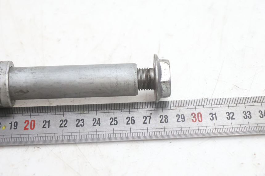 photo de AXE ROUE AVANT HONDA FJS SILVER WING SILVERWING 400 (2005 - 2008) - Autre angle de vue