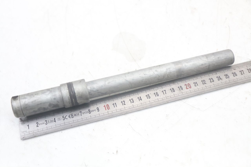photo de AXE ROUE AVANT HONDA FJS SILVERWING SILVER WING 600 (2001 - 2010)