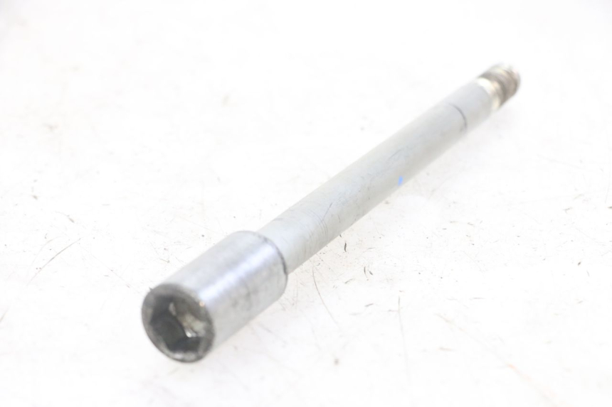 photo de AXE ROUE AVANT HONDA FORZA ABS 300 (2013 - 2019)