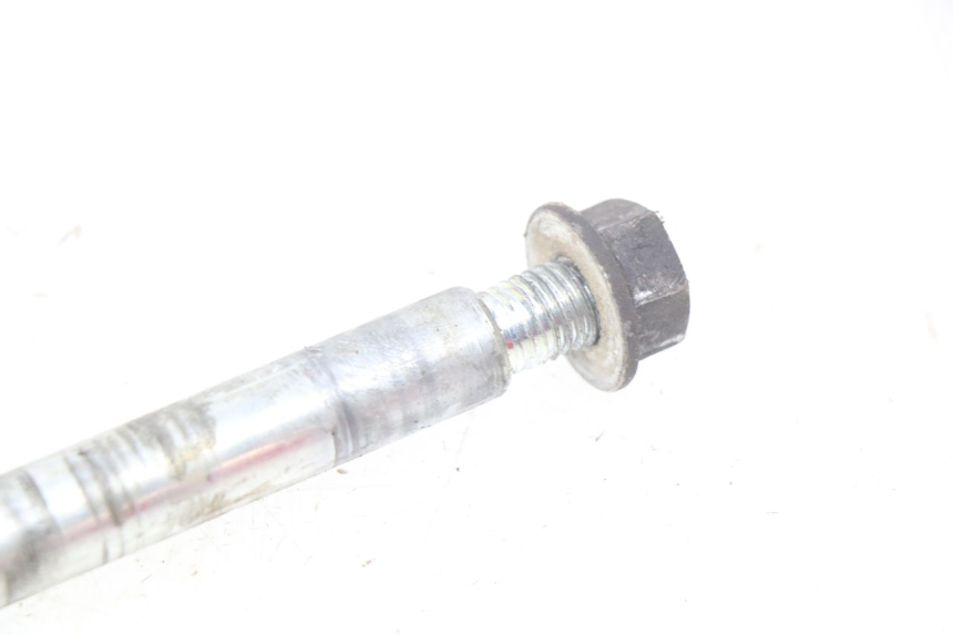 photo de AXE ROUE AVANT GILERA NEXUS 125 (2009 - 2013)