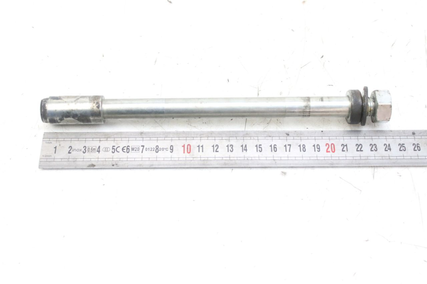 photo de AXE ROUE AVANT DERBI GPR 50 (2004 - 2009)