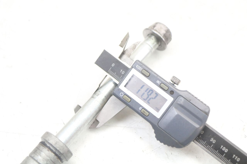 photo de AXE ROUE AVANT HONDA PCX (JF28) 125 (2009 - 2011)