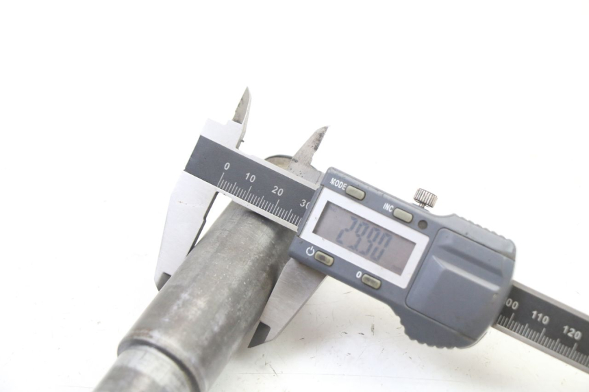 photo de AXE ROUE AVANT BMW K 75 RT 750 (1989 - 1997)