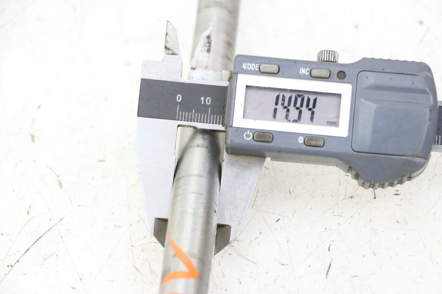 photo de AXE ROUE AVANT KEEWAY K-LIGHT KLIGHT 125 (2018 - 2025)