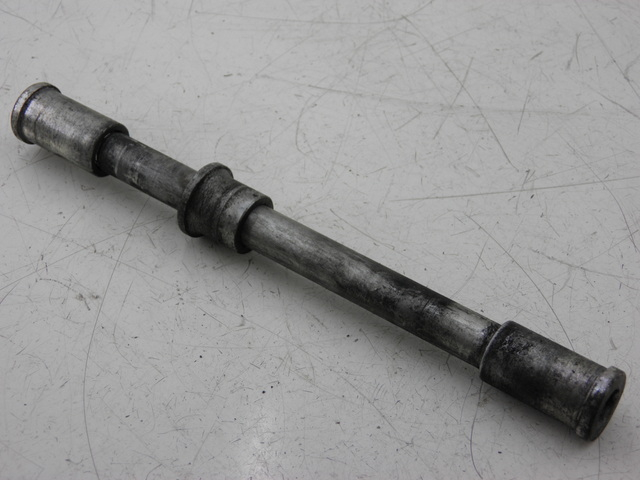 photo de AXE ROUE AVANT KAWASAKI ZR 7 750 (1999 - 2001)