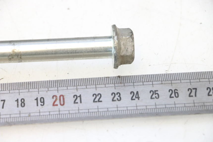 photo de AXE ROUE AVANT PEUGEOT KISBEE 4T 50 (2023 - 2026) - Zoom état d’usage