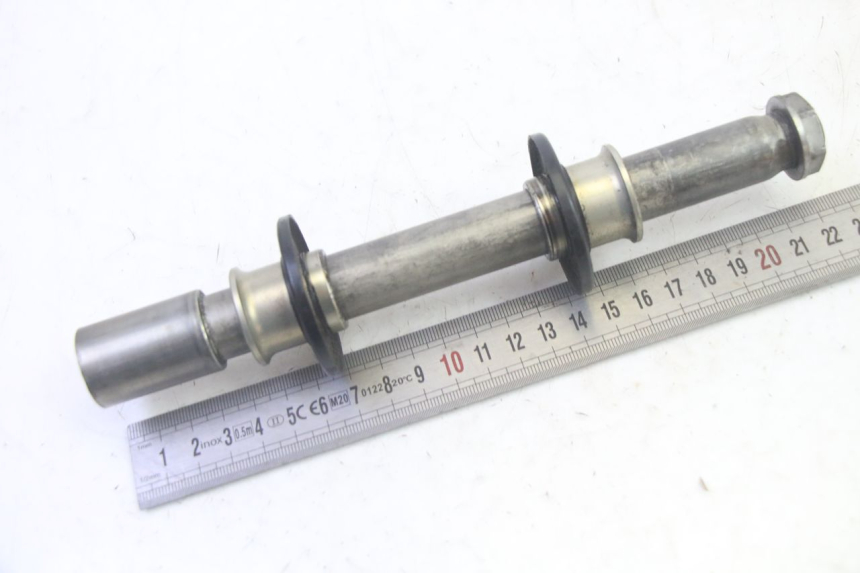 photo de AXE ROUE AVANT KAWASAKI KXF KX-F 250 (2017 - 2019) - Zoom état d’usage