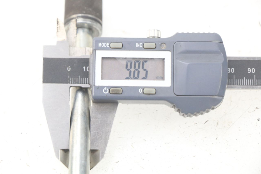 photo de AXE ROUE AVANT MBK FLIPPER 115 (2013 - 2017)