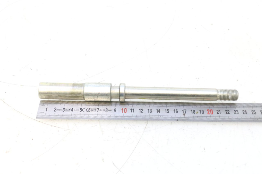 photo de AXE ROUE AVANT RIEJU MRT PRO SUPERMOTARD 50 (2007 - 2018) - Zoom état d’usage