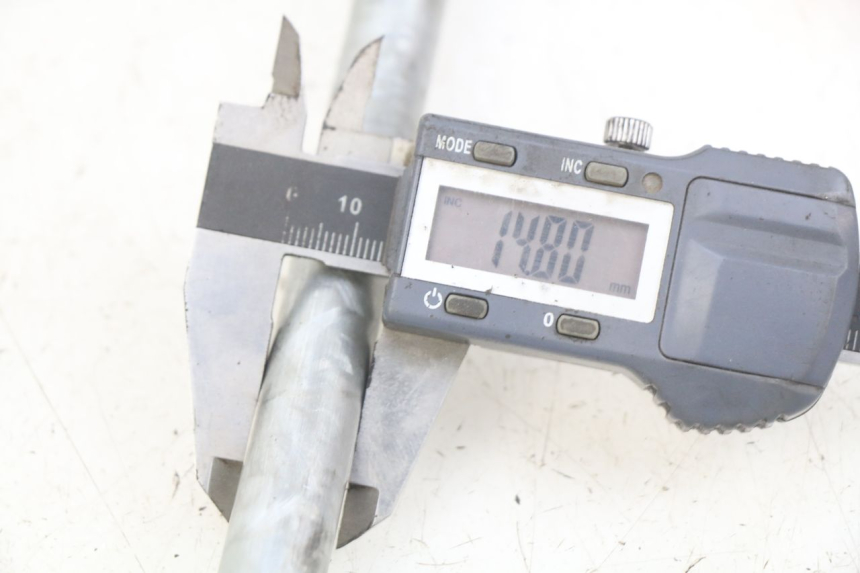 photo de AXE ROUE AVANT PEUGEOT SPEEDFIGHT 3 AIR 50 (2009 - 2015)
