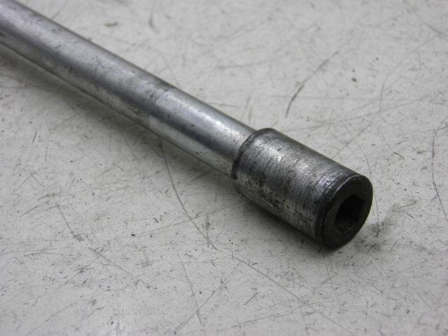 photo de AXE ROUE AVANT PIAGGIO X8 125 (2004 - 2007)