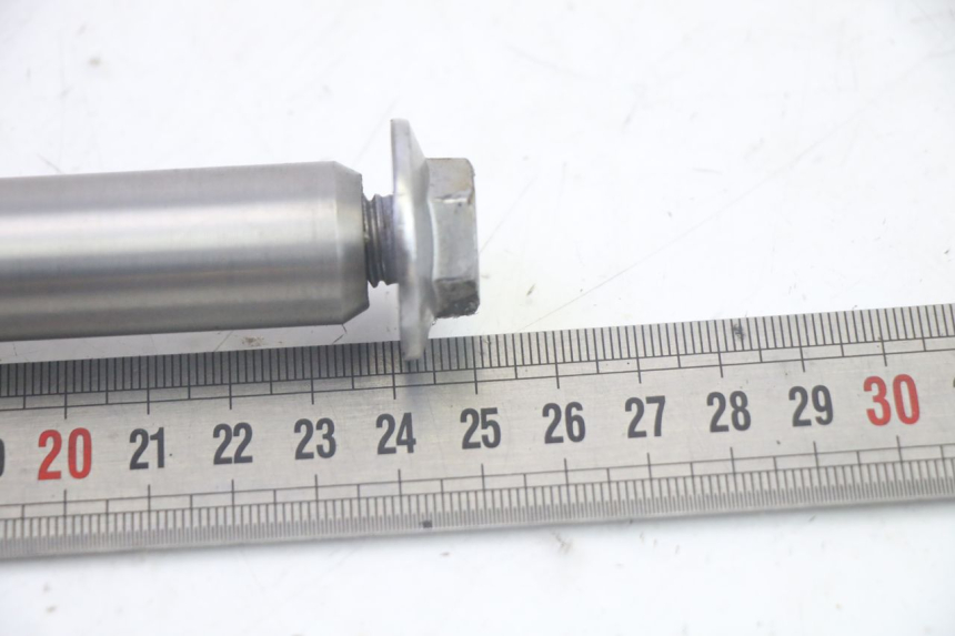 photo de AXE ROUE AVANT BMW R GS 1250 (2021 - 2024) - Autre angle de vue